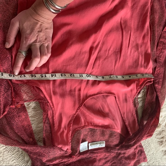 New York City Design Co 100% silk Snake print Blouse - Picture 5 of 6